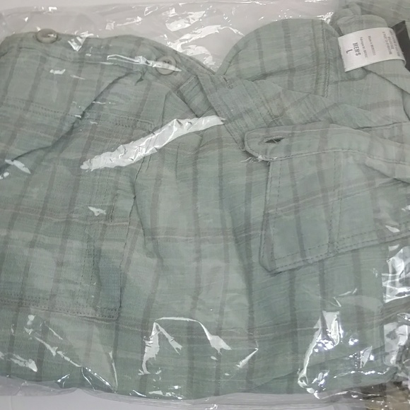 SOLD 4 Patagonia Men's L Button Up Shirts  - Picture 2 of 5